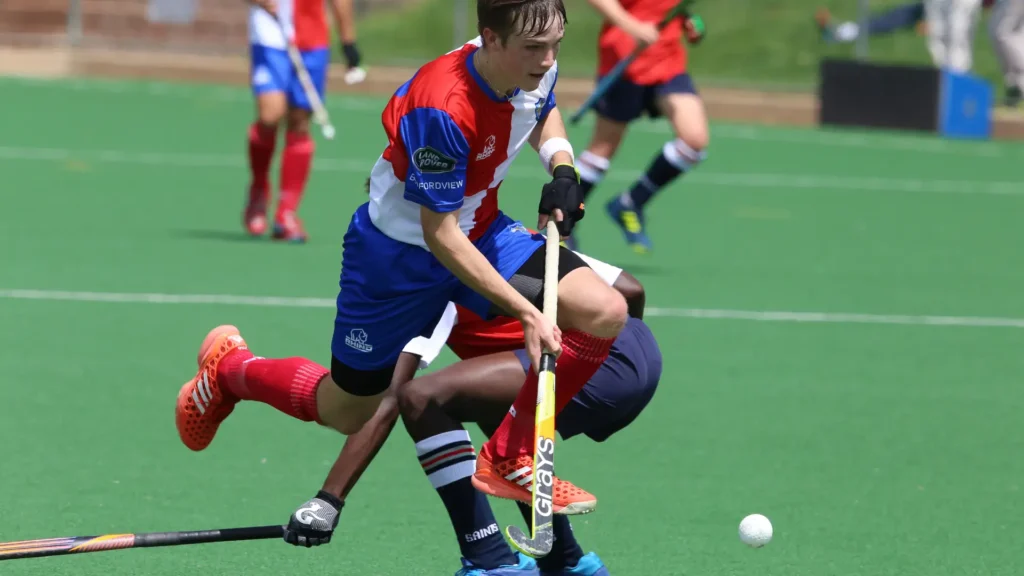 passing hockey ball
